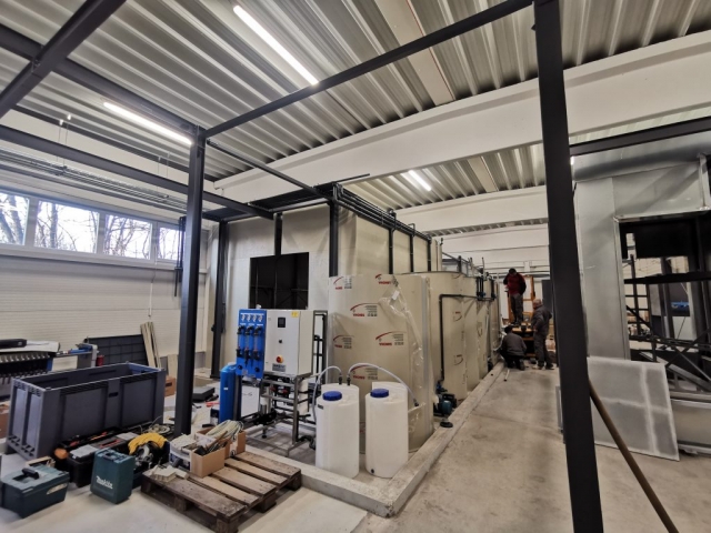 Spray-disinfection cabin and powder coating cabin under construction szoro zsirtalanito kabin porfestes keviplast